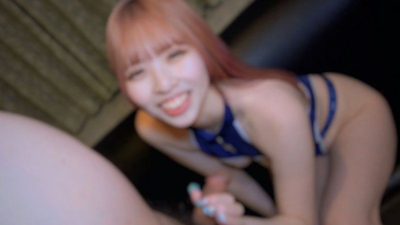 【无】看起来很开心的笑容很可爱,身材出众,皮肤白皙的F罩杯美女！最喜欢背后位,当直击子宫颈顶进去时,她会「好,好舒服～！要,要去了～」地高潮好几次！吞精中出※特典高画质