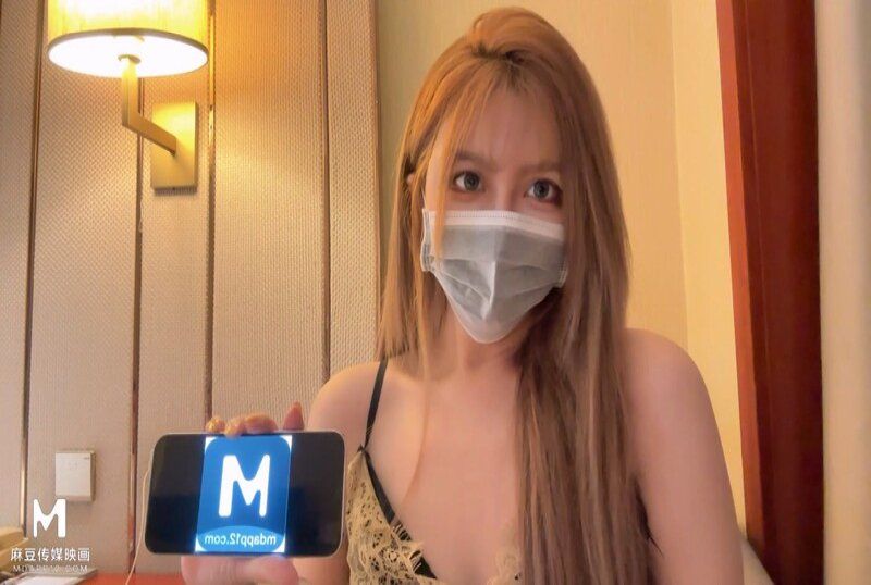 麻豆传媒 颜值简直妖孽劲爆椰乳魔鬼身材勾引外卖小哥