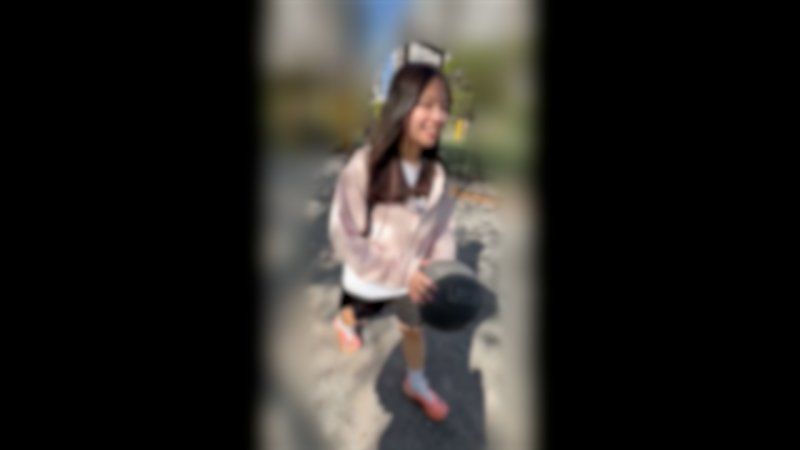 ※仅限今日【现货】带着酸爽汗味的运动内衣高中生/●制。前阵子刚从社团引退，所以决定公开晒出。在她那完美的绝美肉穴中，两度播种让她怀孕。。