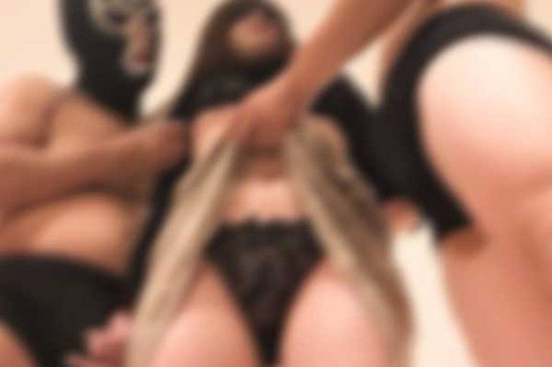 【素人个人拍摄】【3P】让美人妻怀孕中出！！贷款的条件是肉体关係。以经济弱势者为目标的「一期一会贷款」