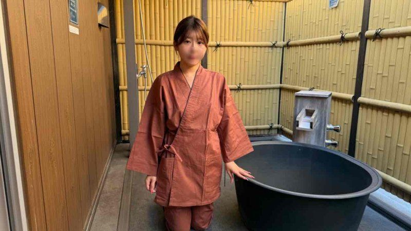 【无】旅馆的仲居小姐。肤白苗条的气质型美人。会引诱客人的身材出众的淫乱女。【海外版】附特典
